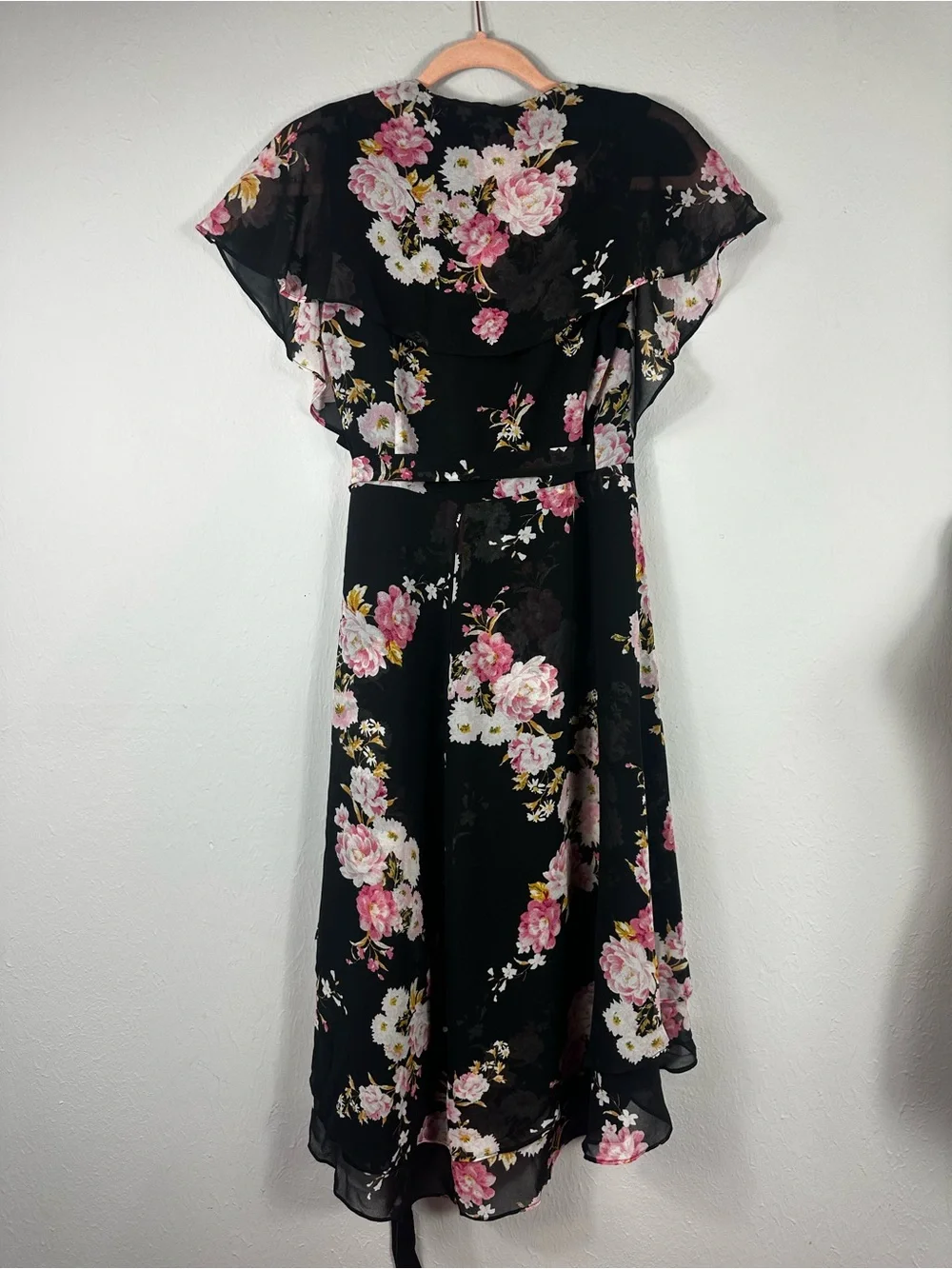 WAYF Palermo Floral Flutter Short-Sleeve Midi Dress - Black with Pink Floral